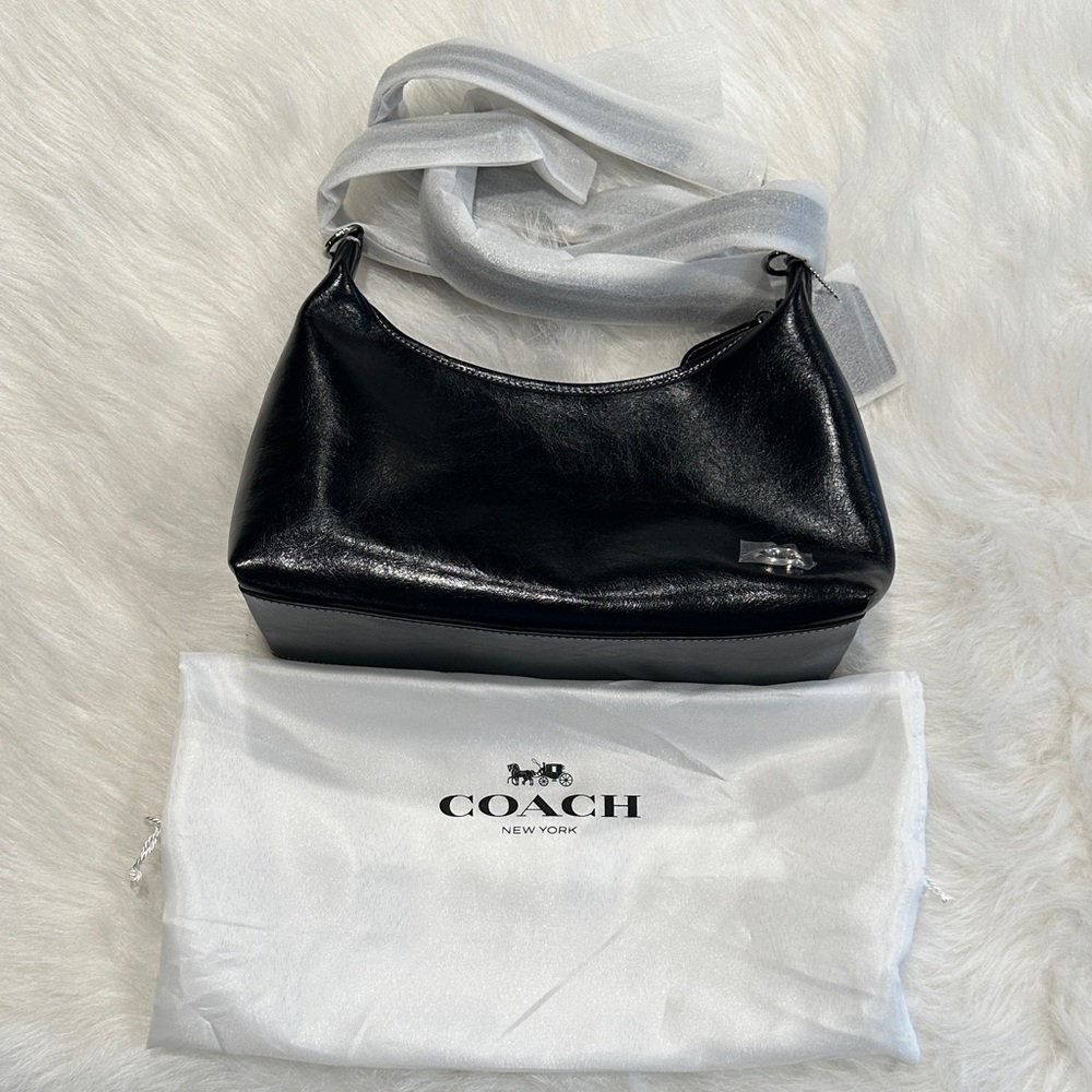 NWOT Coach Juliet 25 Black Glazed Leather Bag